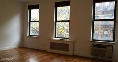 Main picture of 206 Spring St