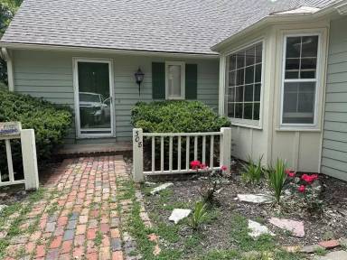 Main picture of 308 Woodlawn Pl