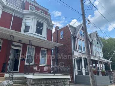 Main picture of 129 N 2nd St