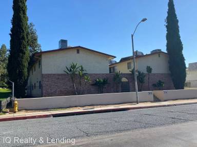 Main picture of 469 E Bradley Ave