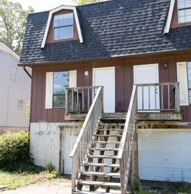 Main picture of 5416 Connell St