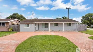 Main picture of 2441 Tarpon Dr