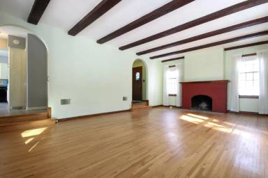 Main picture of 257 3rd Ave
