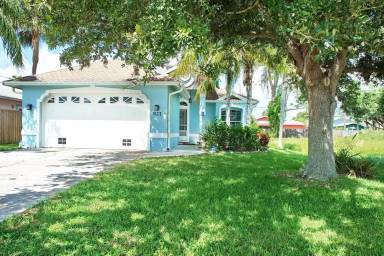Main picture of 821 101st Ave N