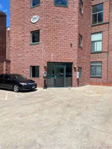 Main picture of 390 Charles St