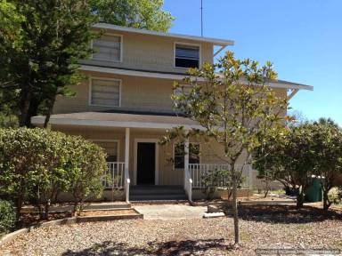 Main picture of 119 N Orange Ave