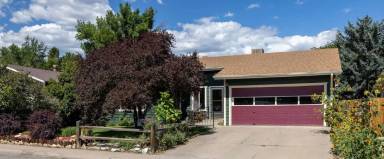 Main picture of 720 E 5th St
