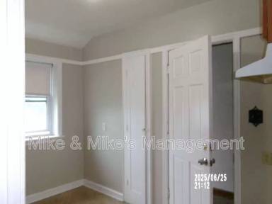 Main picture of 1202 W Hope Ave