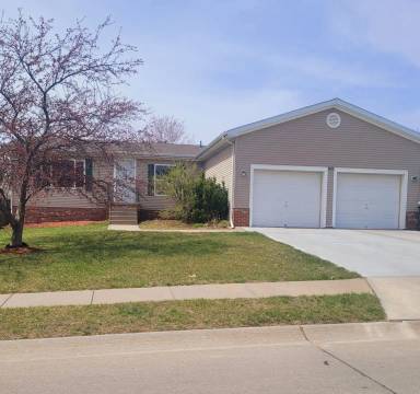 Main picture of 8820 N 79th St