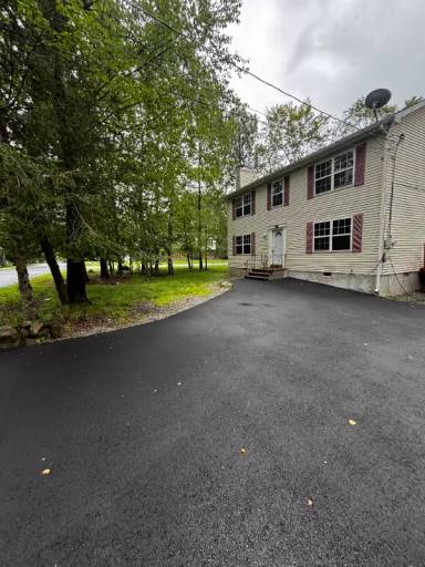Main picture of 6586 Linden Dr