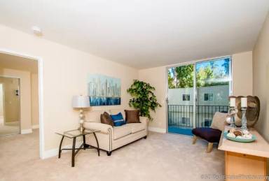 Main picture of 2850 Reynard Way