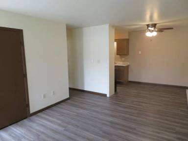 Main picture of 628 W State St