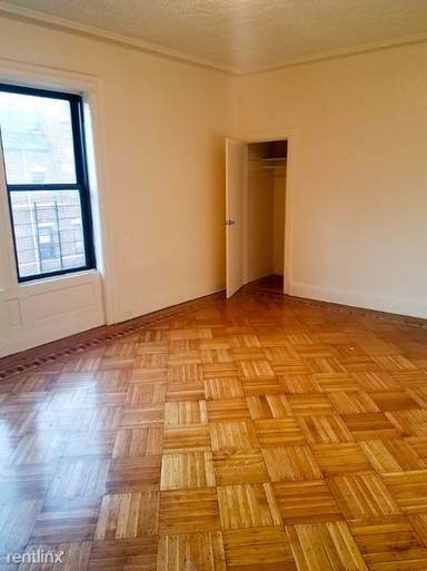 Main picture of 463 E 23rd St