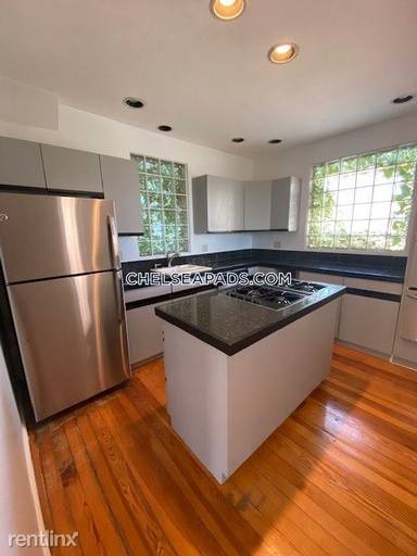 Main picture of 5 Beacon St