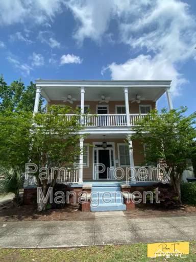 Main picture of 124 Brady St