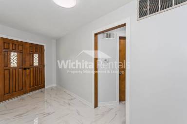 Main picture of 10810 W Maple St