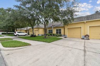 Main picture of 6348 Linda Lou Ln