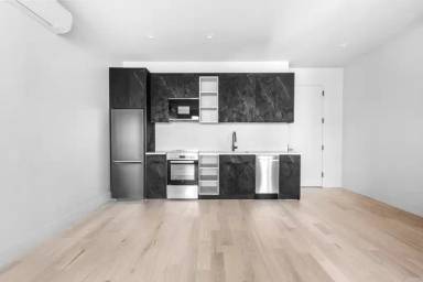 Main picture of 193 Greenpoint Ave