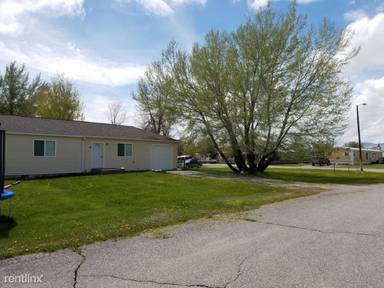 Main picture of 309 W 8th St