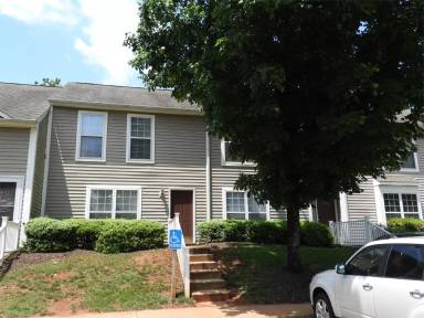Main picture of 115 Greenwich Ct