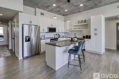 Main picture of 128 Carillon Pkwy