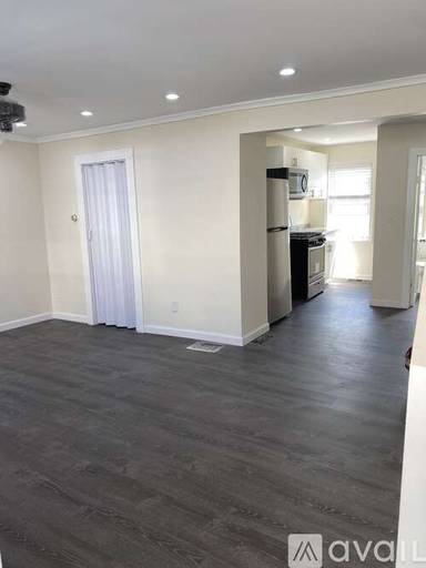 Main picture of 230 Cross St