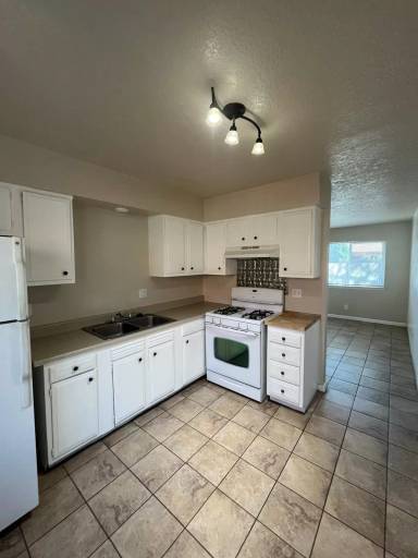 Main picture of 3440 Eastern Ave SE