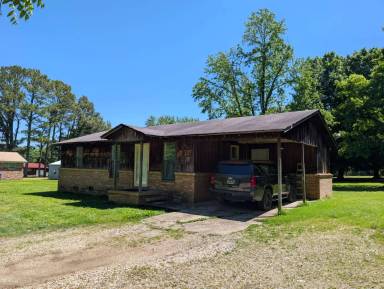 Main picture of 220 Travis Ln