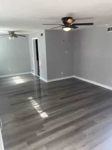 Main picture of 2225 E 75th St