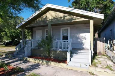 Main picture of 2509 N Albany Ave