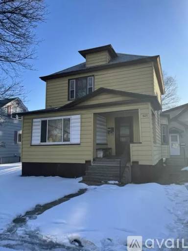 Main picture of 425 S 14th St