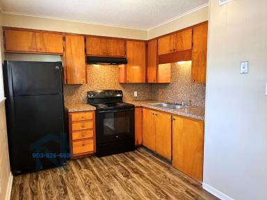 Main picture of 303 King St