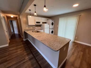 Main picture of 2219 E 7th St