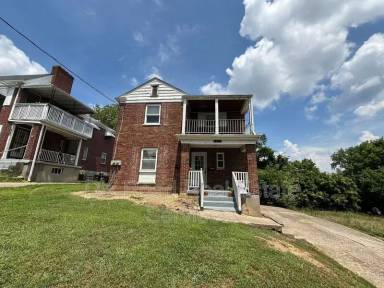 Main picture of 1740 Carrahen Ave