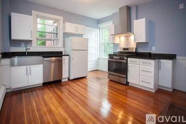 Main picture of 137 Columbia St