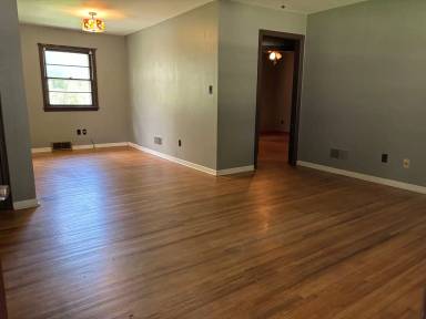 Main picture of 2510 E Skinner St