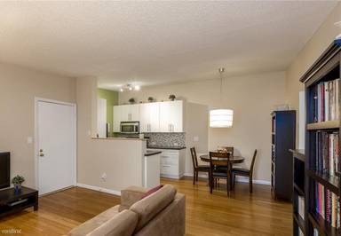 Main picture of 9721 Hammocks Blvd