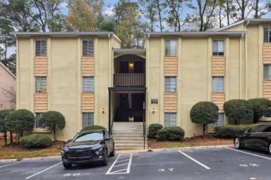 Main picture of 2398 Lawrenceville Hwy