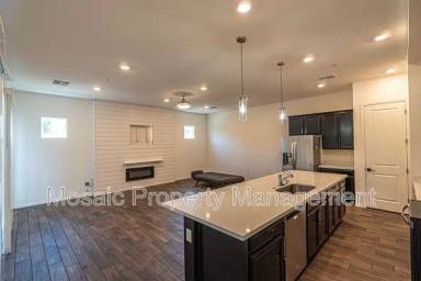 Main picture of 1543 E Dublin St