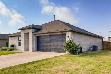 Main picture of 185 Rafe Ct