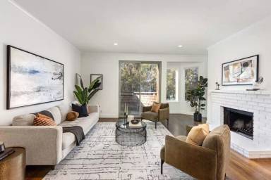 Main picture of 1685 Oak St