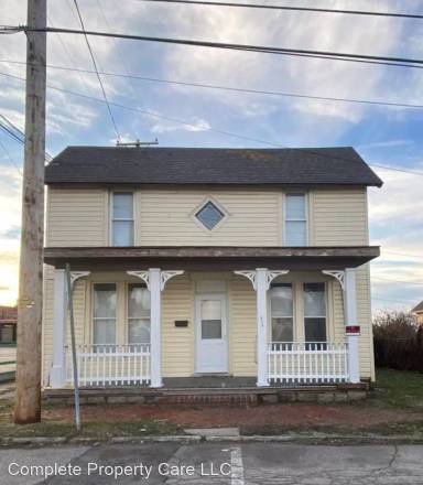 Main picture of 215 N Jefferson St
