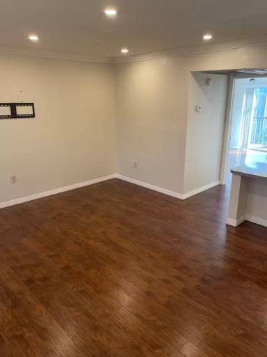 Main picture of 131 Water Front Way