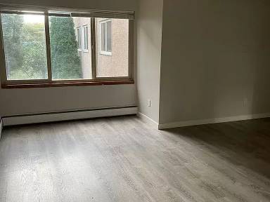 Main picture of 601 E Roy St