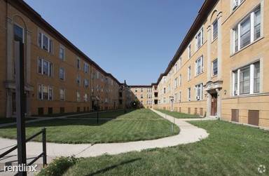 Main picture of 4612 S Lake Park Ave