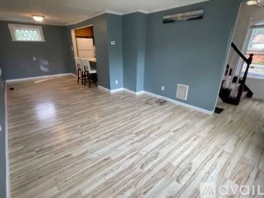 Main picture of 306 1/2 W Linden St