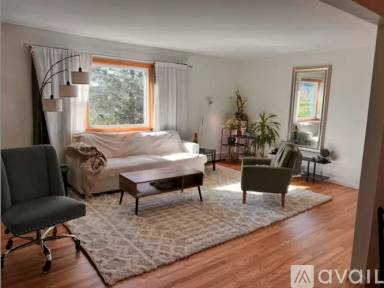 Main picture of 136 N Chestnut St