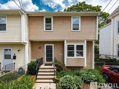 Main picture of 138 Cherry St