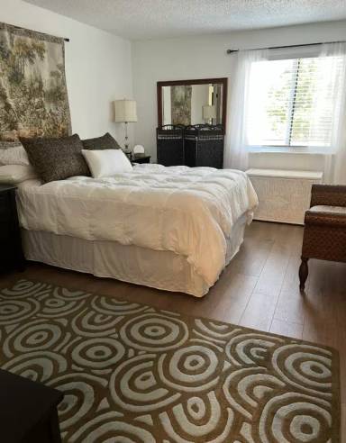 Main picture of On the Green Condominiums
