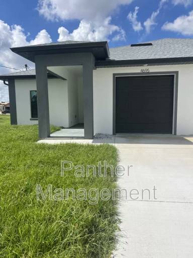 Main picture of 4695 Golfview Blvd
